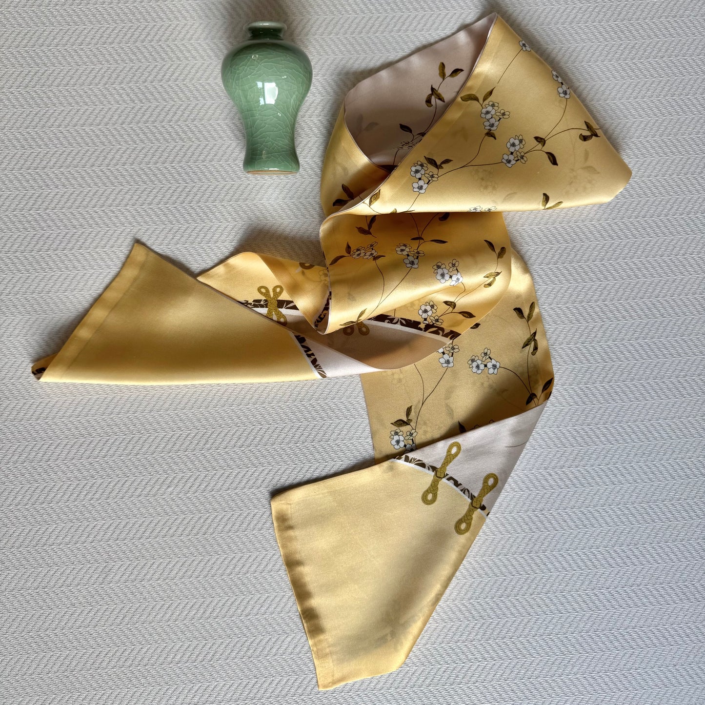 Golden Bloom - Silk Scarf 150x17cm